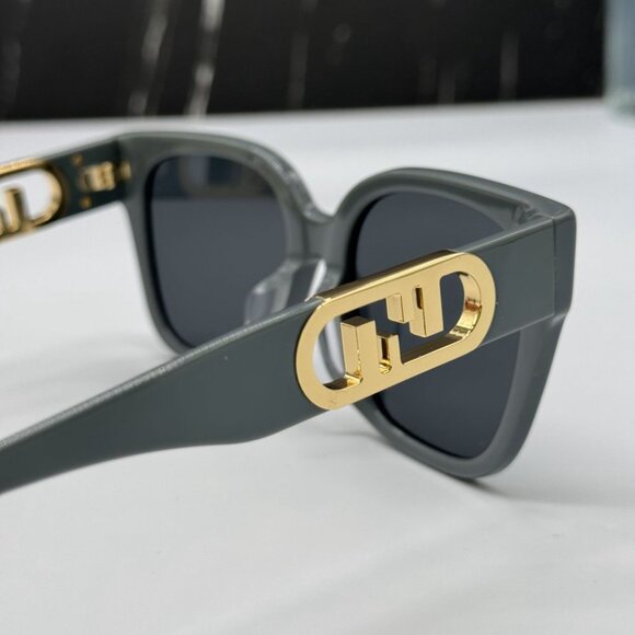NEW FE40063F 20A FENDI GREY WOMEN FENDI SUNGLASSES